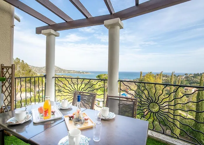 L'esquinade - Fh206 By Interhome * Saint-Raphaël